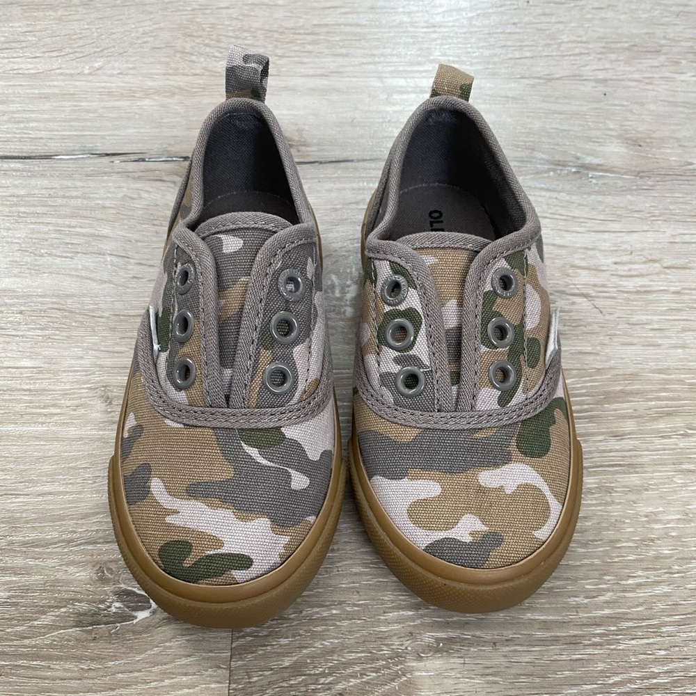 Old navy camo sneakers NWOT